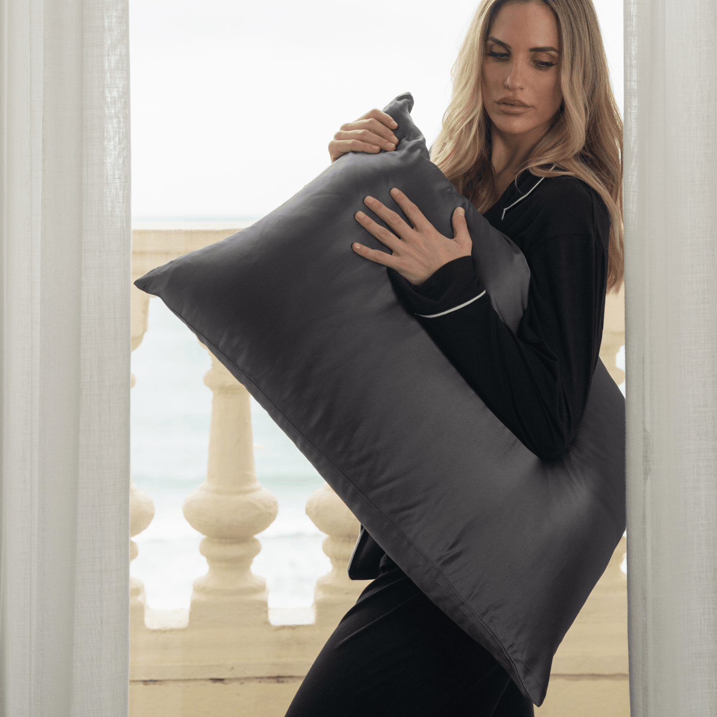 Fundas de Almohada de Seda Gris Oscuro Onisa Coté