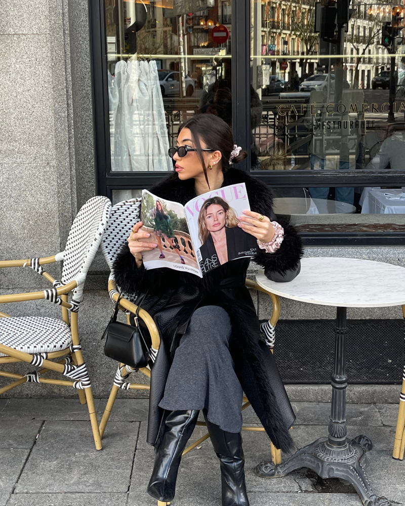 Clienta con producto Onisa Coté