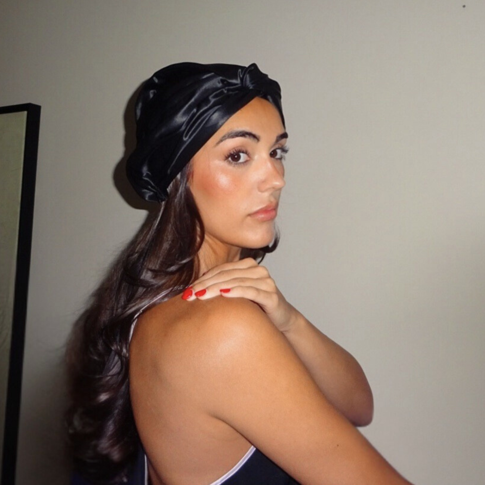 Turbante de seda negro onisa cote